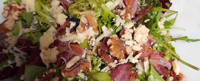Stilton bacon salad